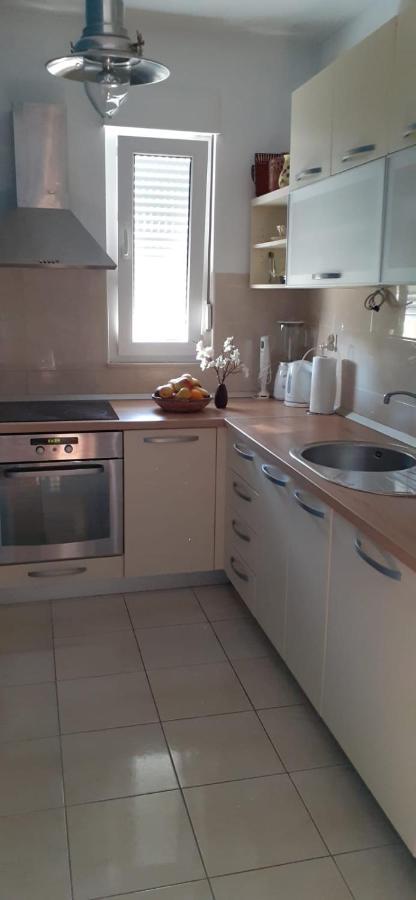 Apartman Mikola With Sea View Traù Esterno foto