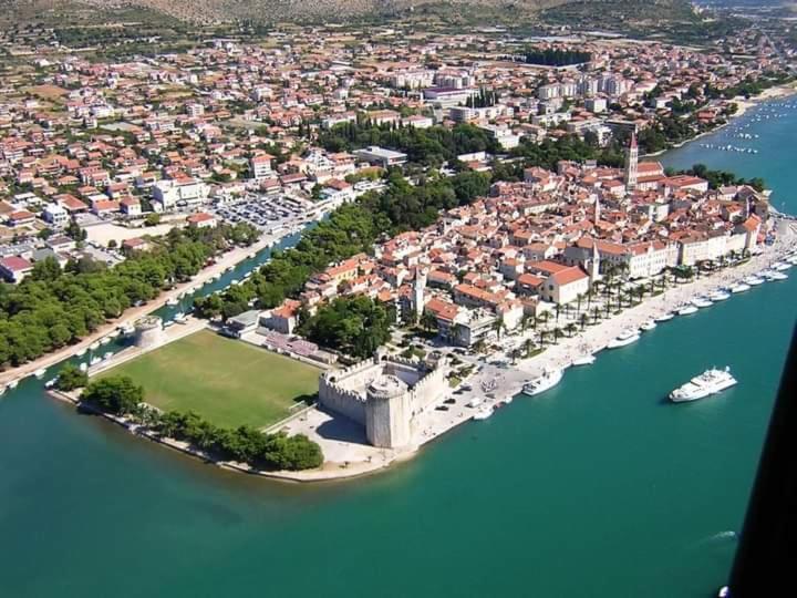 Apartman Mikola With Sea View Traù Esterno foto