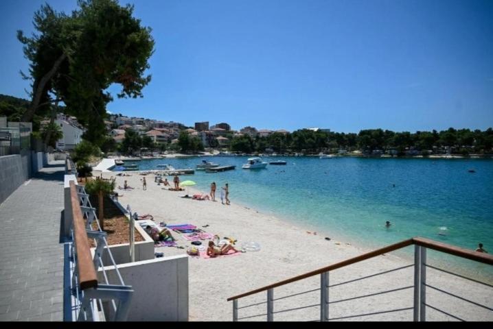 Apartman Mikola With Sea View Traù Esterno foto